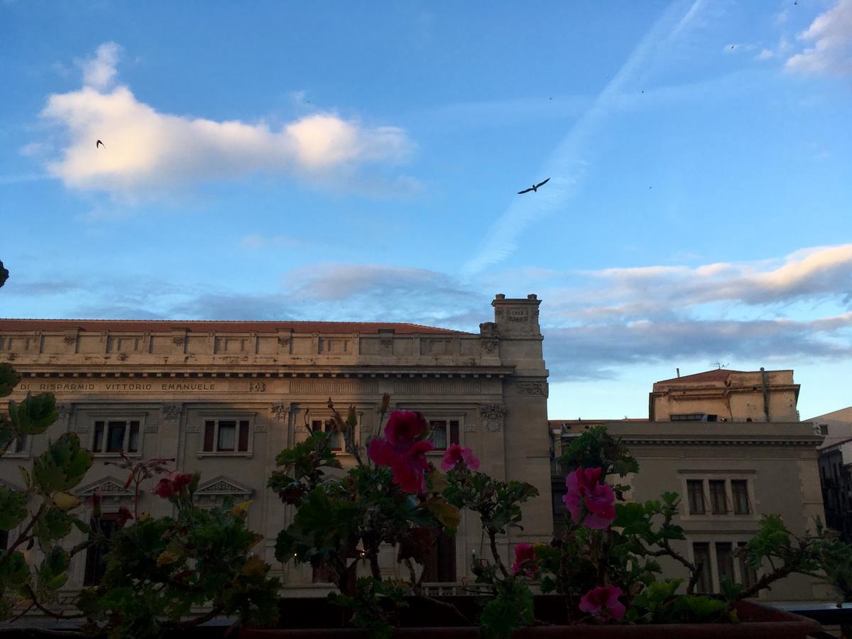Cosmopolitan Palermo Hotel Bagian luar foto